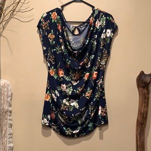 Excellent condition New York&Company Floral Blouse